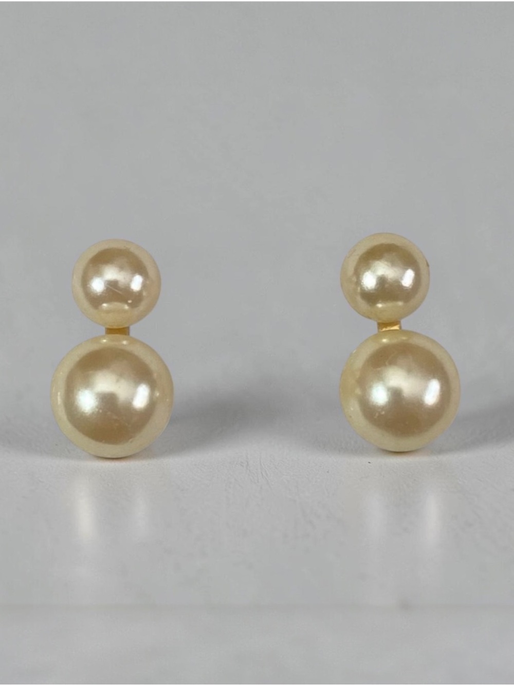 Avon Elegant Cream Pearl Earrings